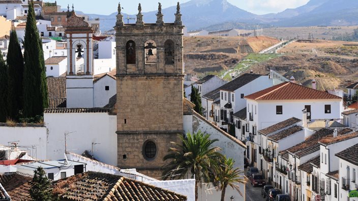 Walking in White Towns & Rugged Mountains